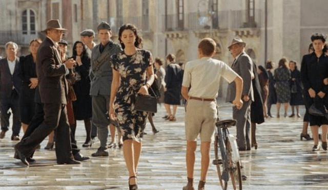 《西西里的美丽传说》二战中的意大利小镇，充斥着男性的原始冲动