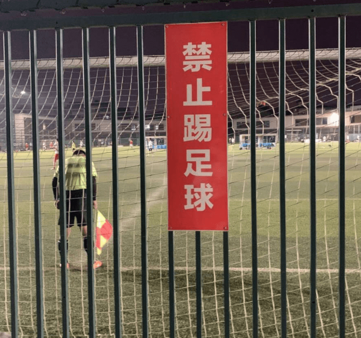 原创
没错,这张图两遍是黑色的,就是给你做的挽联!收下吧