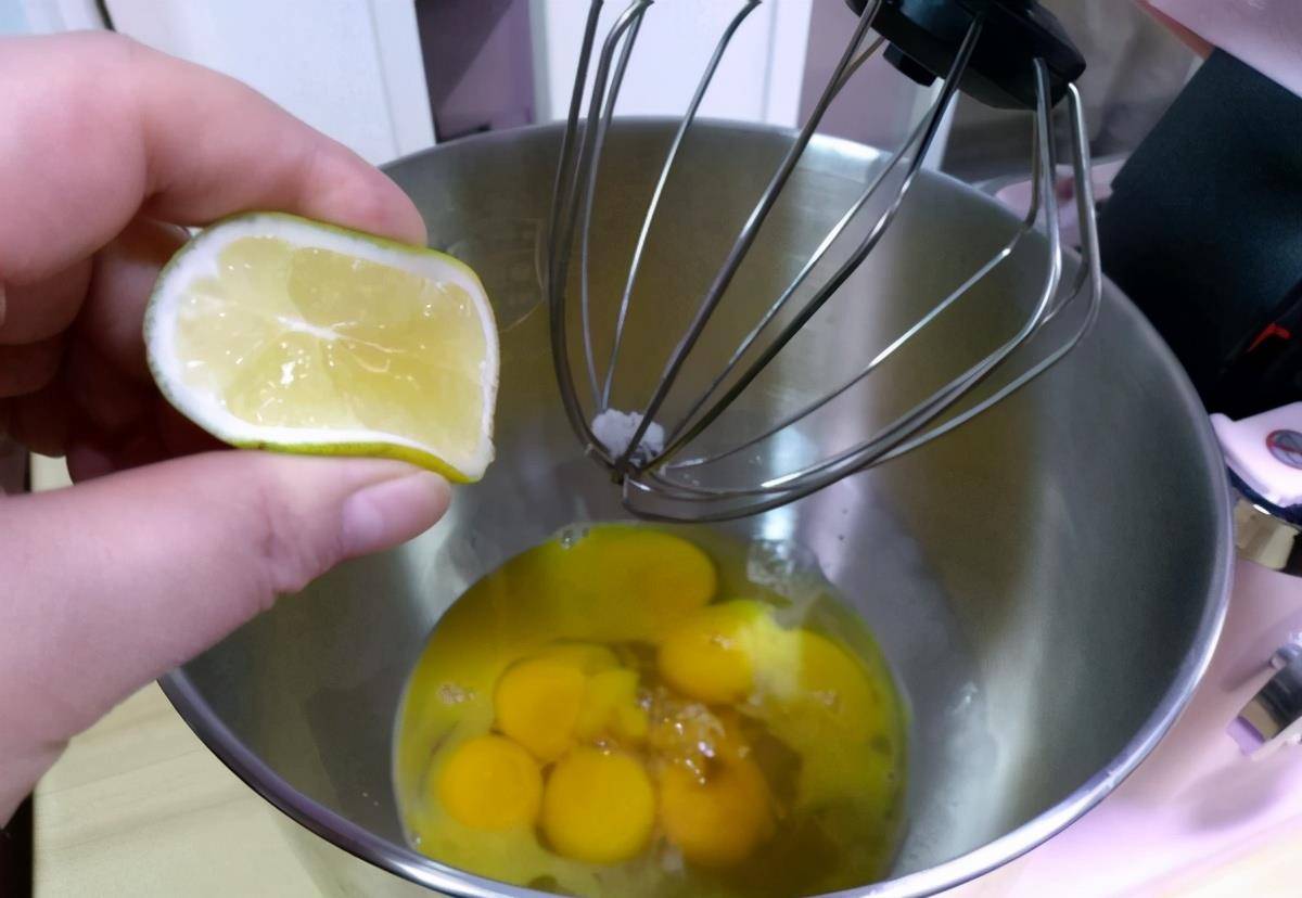 鸡蛋糕怎么做好吃又软烂 c8386188307d4bdabab35ac985c04ebd.jpeg