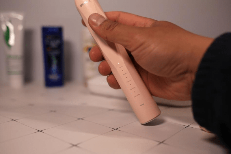 8年沉淀46次改进，扉乐新品牙刷，敢于提出不伤牙的电动牙刷