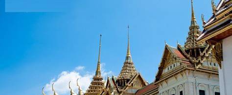 去泰国旅游，遇到国王出行，外国人要跪拜吗？