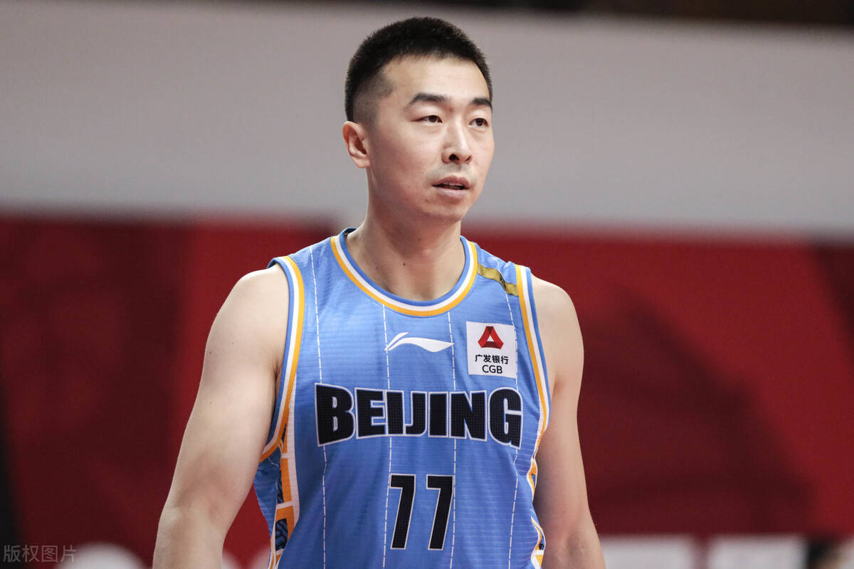 雅尼斯麻烦了,曝首钢深夜又传坏消息,连折3将难争冠