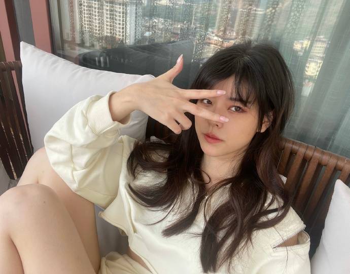 沫子直播秀出身材36d是否属实弹幕是3a女战士没错了