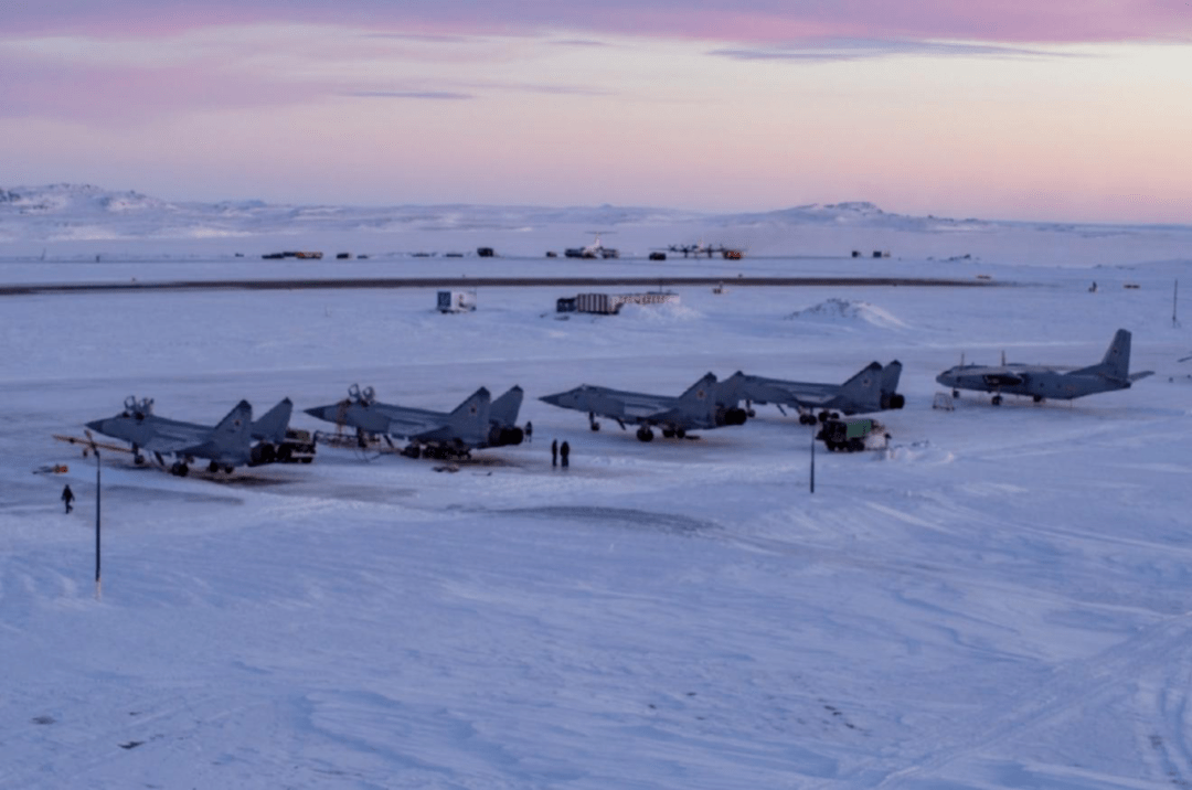 身份仅仅是俄罗斯军方在北极地区的众多偏远基地之一