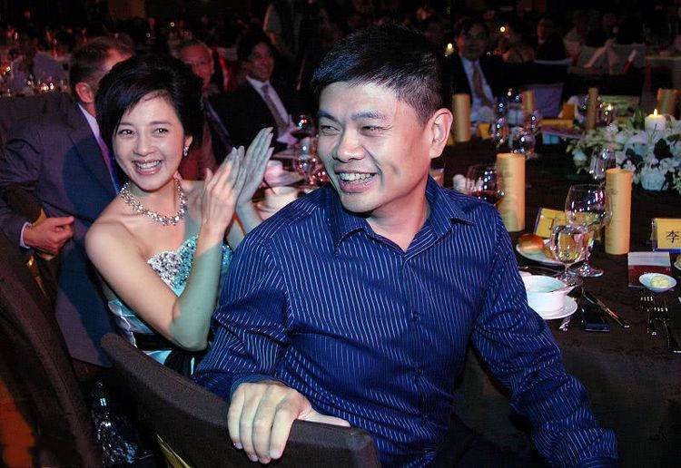 原创才女许戈辉天生丽质她女儿好可爱她的婚姻为何备受争议