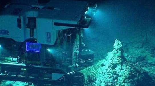世界上已知最深海沟，可沉入整个珠穆朗玛峰，距日本仅200公里