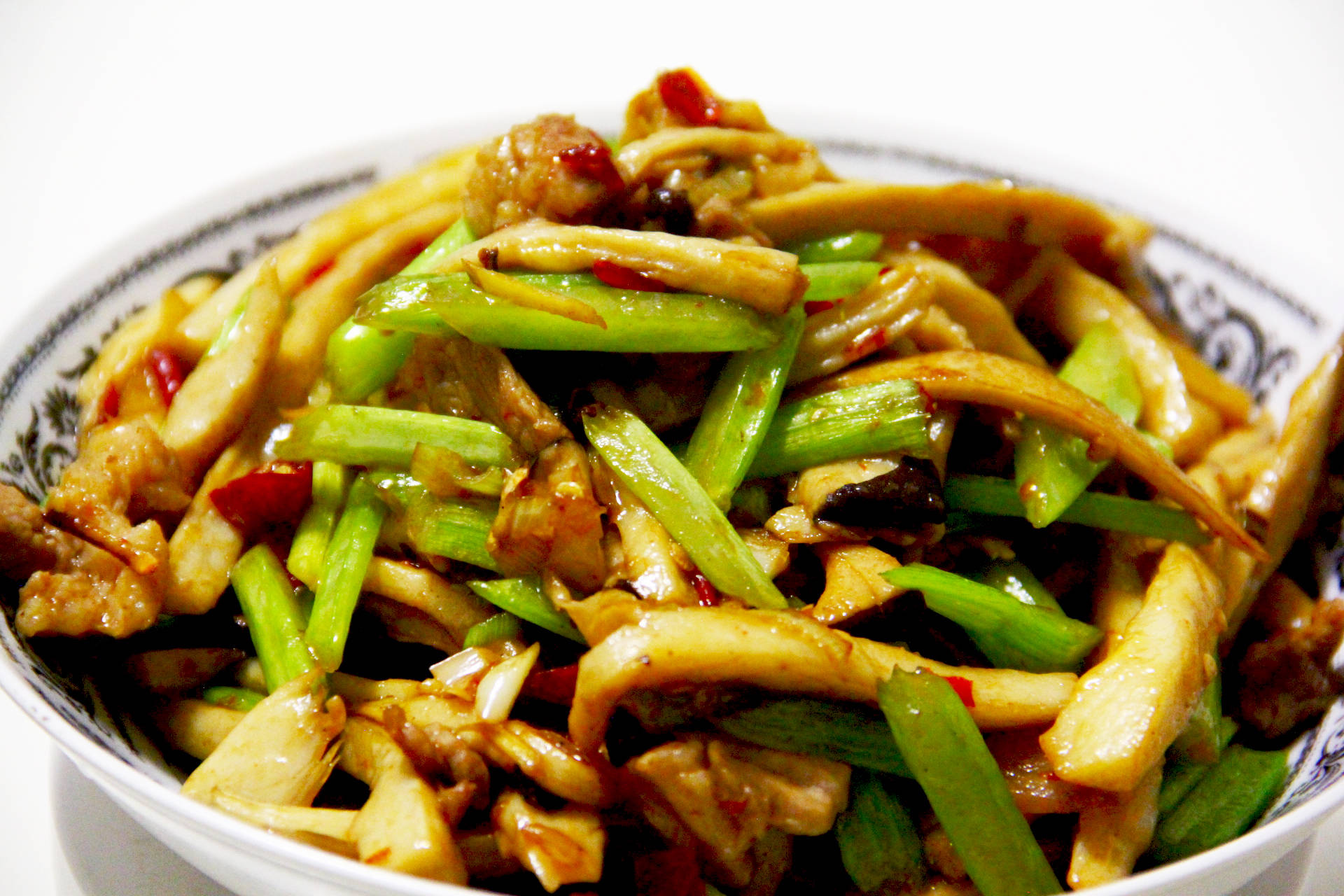 芹菜可以炒杏鲍菇吗 15dbc5ddc59b416f9d3c410ffcf31924.jpeg