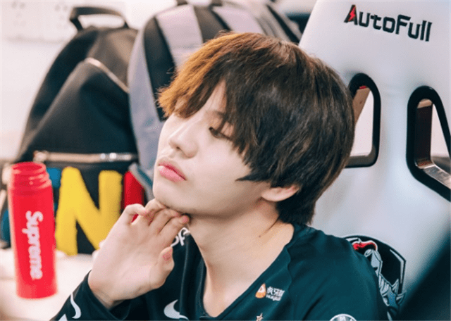 金咕咕开播撞上波比,对面恰好是小天,最终结果让观众大呼舒服了