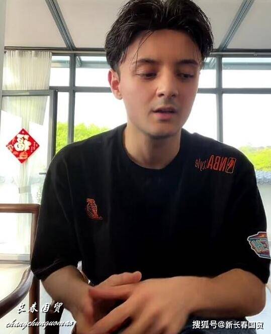 23岁童星阿尔法近照,眉清目秀阳光帅气,自爆瘦身秘诀