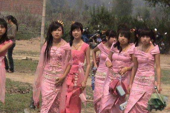 大量缅甸美女在中缅边境城市定居，表示喜欢中国，还愿意嫁到中国