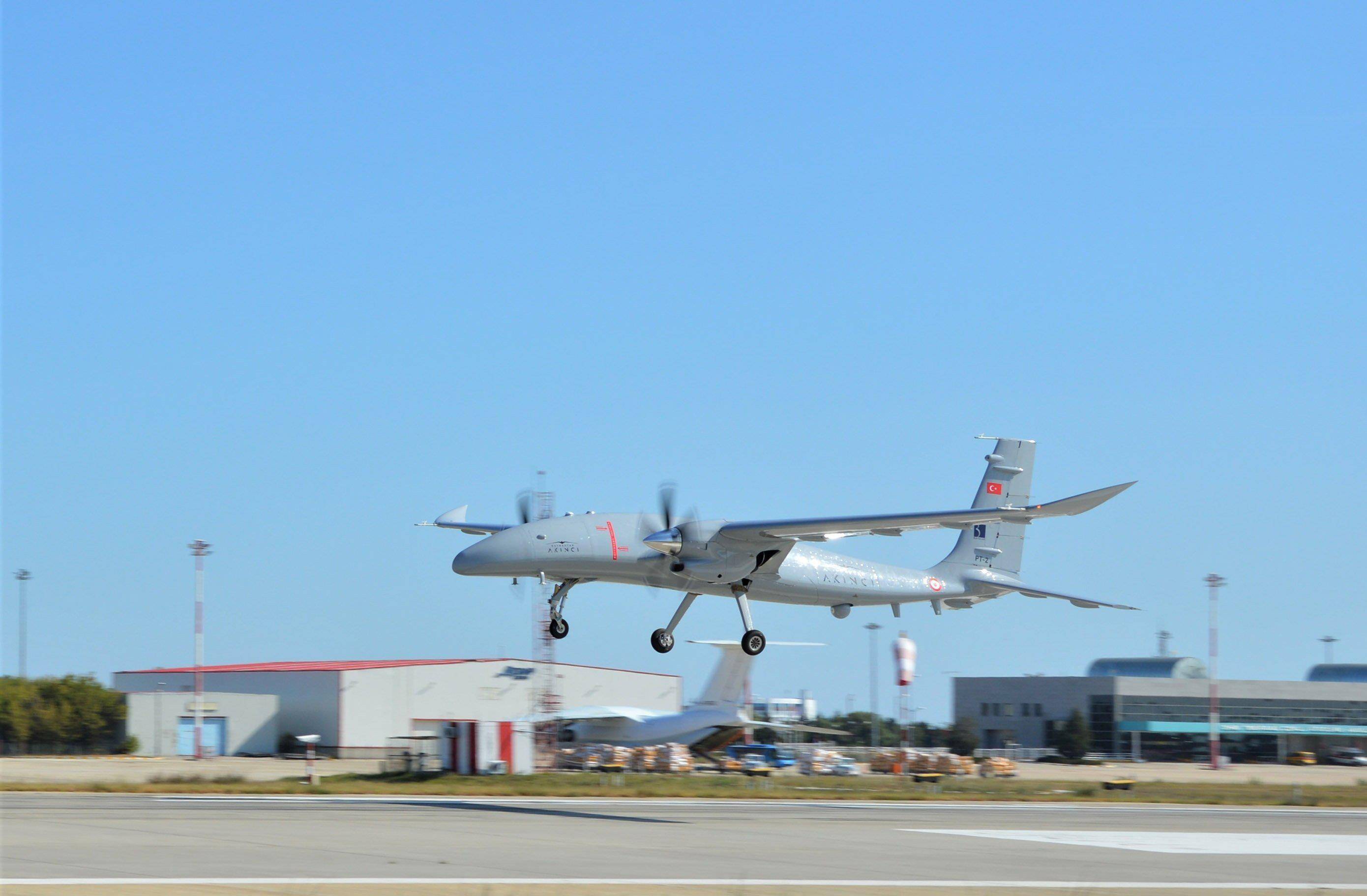 土耳其新型无人机动力强悍 航程5千公里 可空中发射巡航导弹_手机搜狐