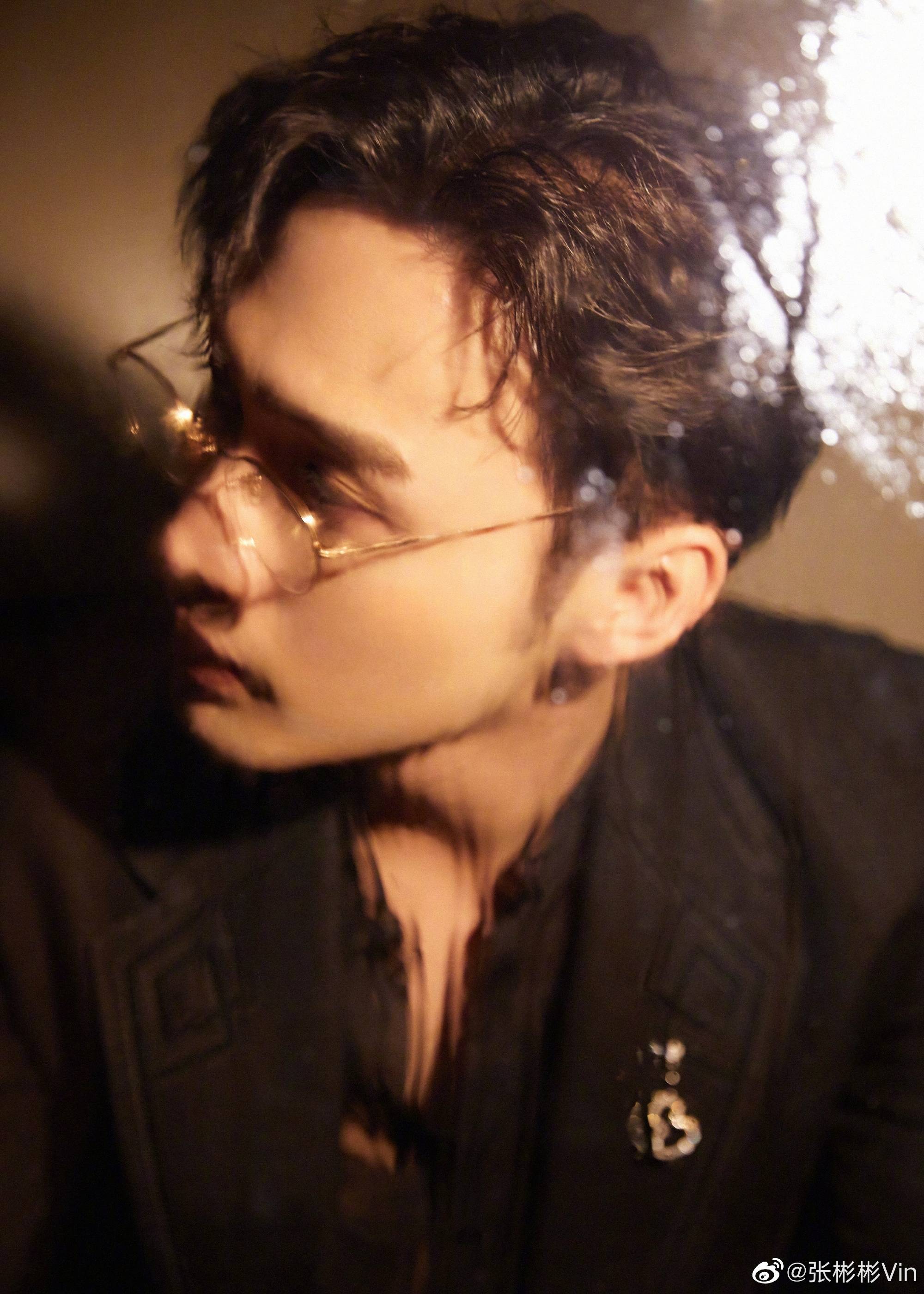 张彬彬发文,眼镜杀出没