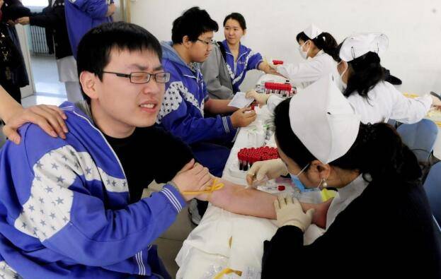 高考体检需要一丝不挂吓坏高三党医生你以为我不尴尬