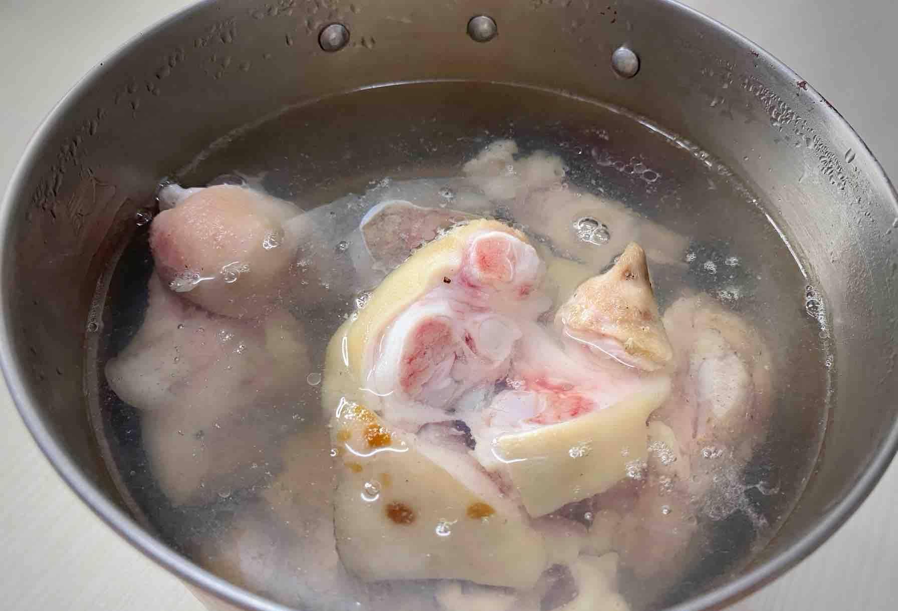 猪脚怎么煲汤补身体 3b6c2c38b1384a22a7b156f736868792.jpeg