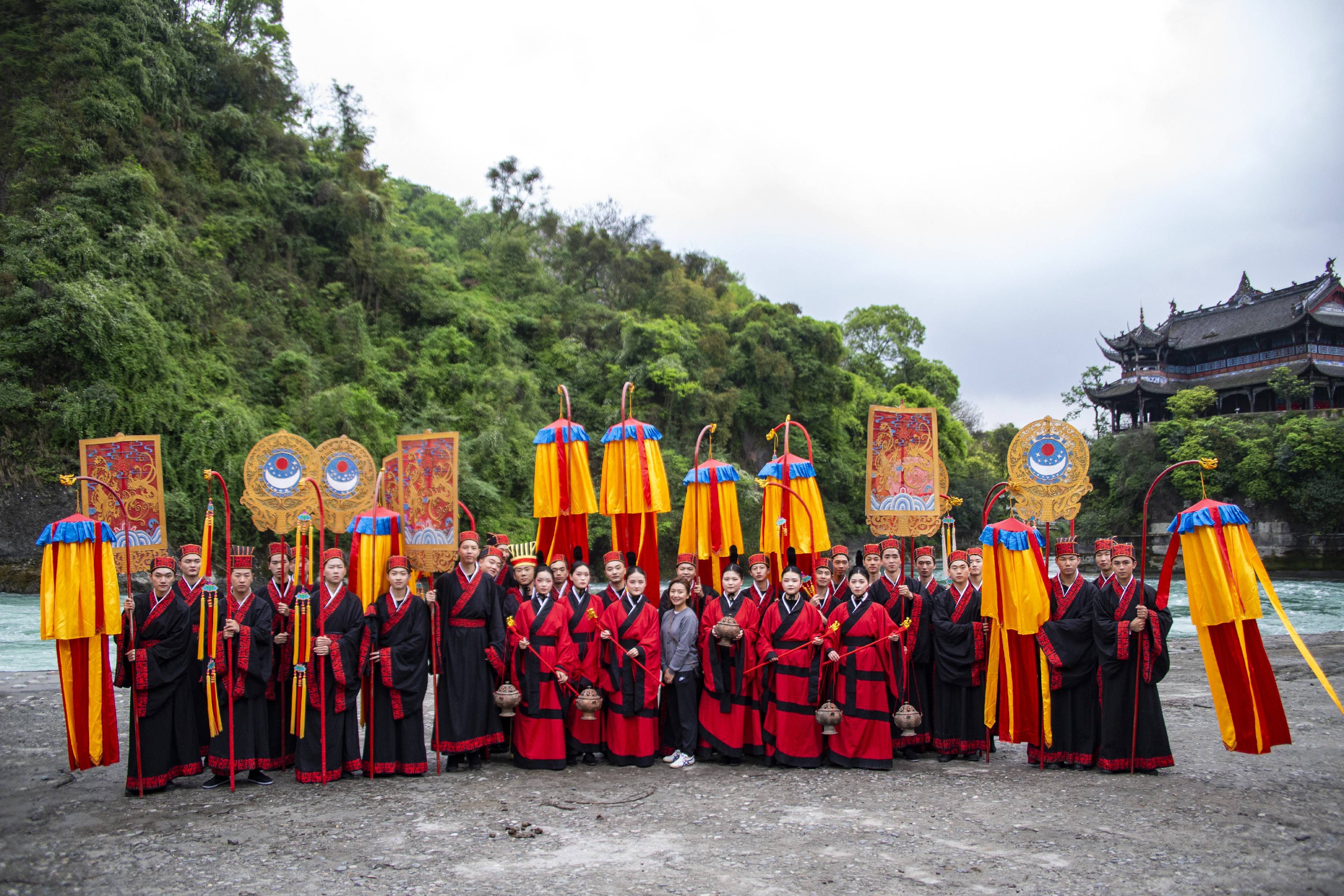 2021都江堰放水节盛大开幕