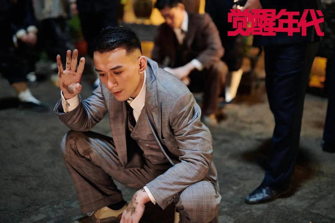 封新天:在生活中的话就是身边的亲戚和朋友们会感