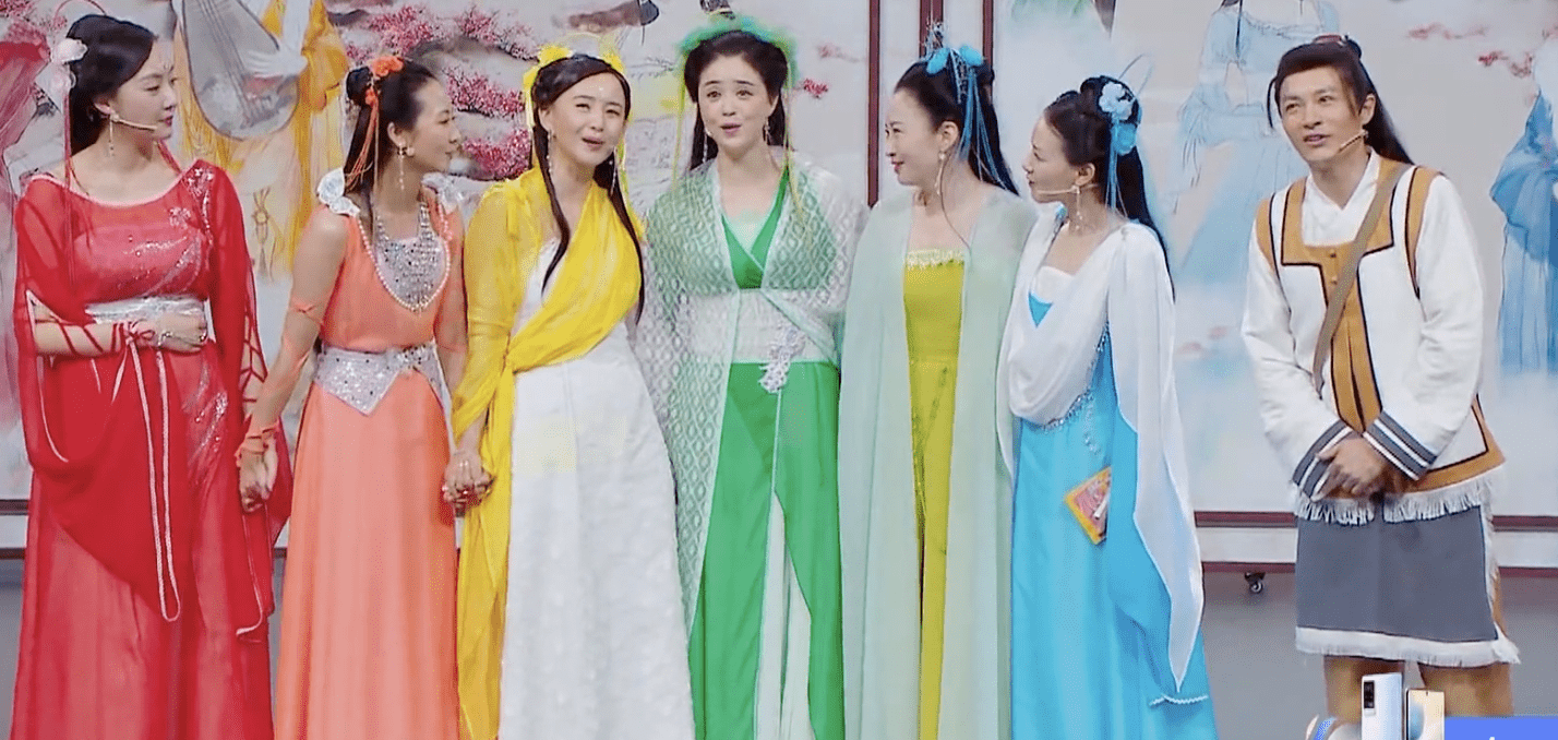 导演吴彤把霍思燕p进合影,弥补观众遗憾,却反遭网友吐槽_蒋欣