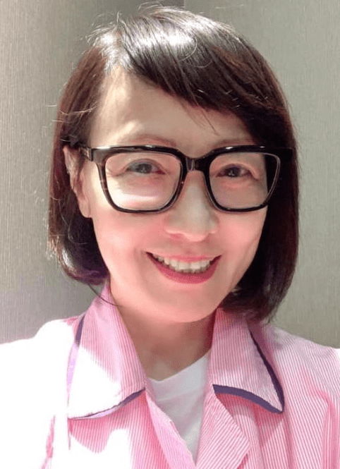 同时,王美华还透露了自己在圣诞节这一天手术.