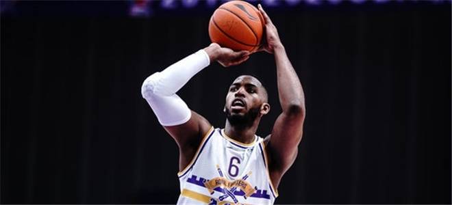 汤普森加盟广东男篮场均两双防守悍将宏远卫冕稳了