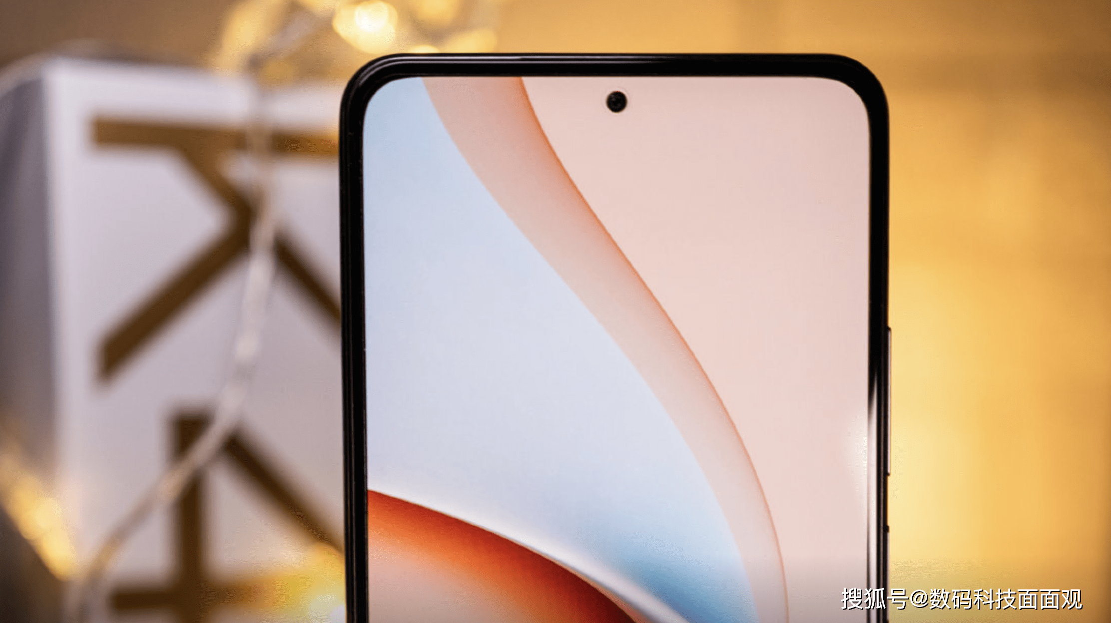 小米redmi k40机身正面配备一块三星e4材质的amoled屏幕,前置镜头采用