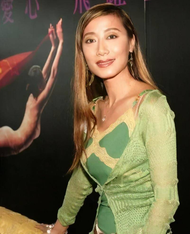 她是邢李原前妻,四婚四离活得潇洒自在,与前夫现任林青霞做朋友