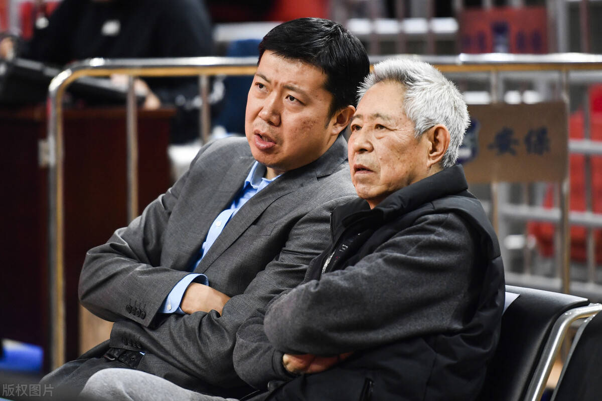 生活滋润44岁王治郅新工作清闲月入万元二婚娶美女主持