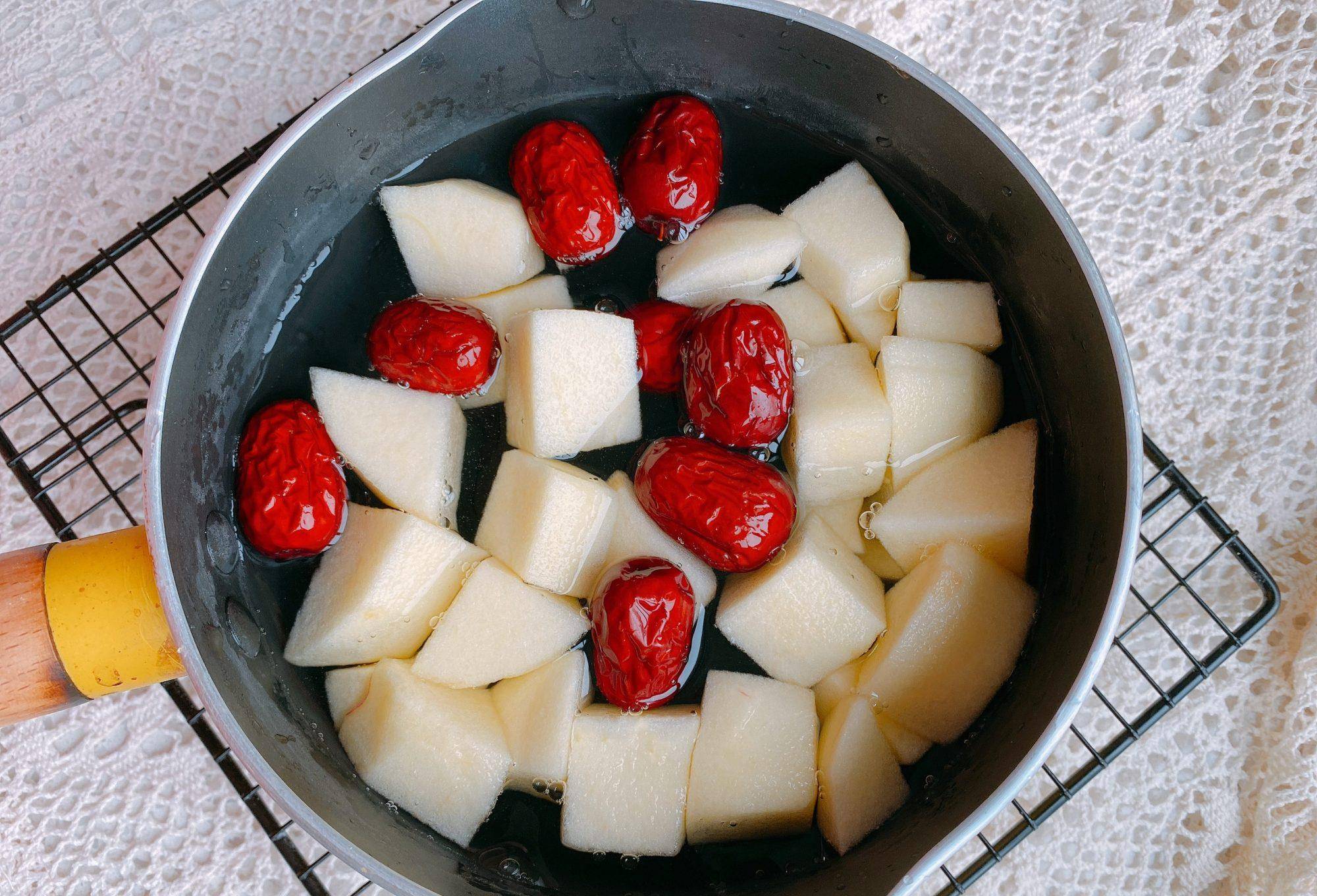 苹果可以和什么炖汤呢 cb46ebc0426948e6964d3fb4bb5f642a.jpeg