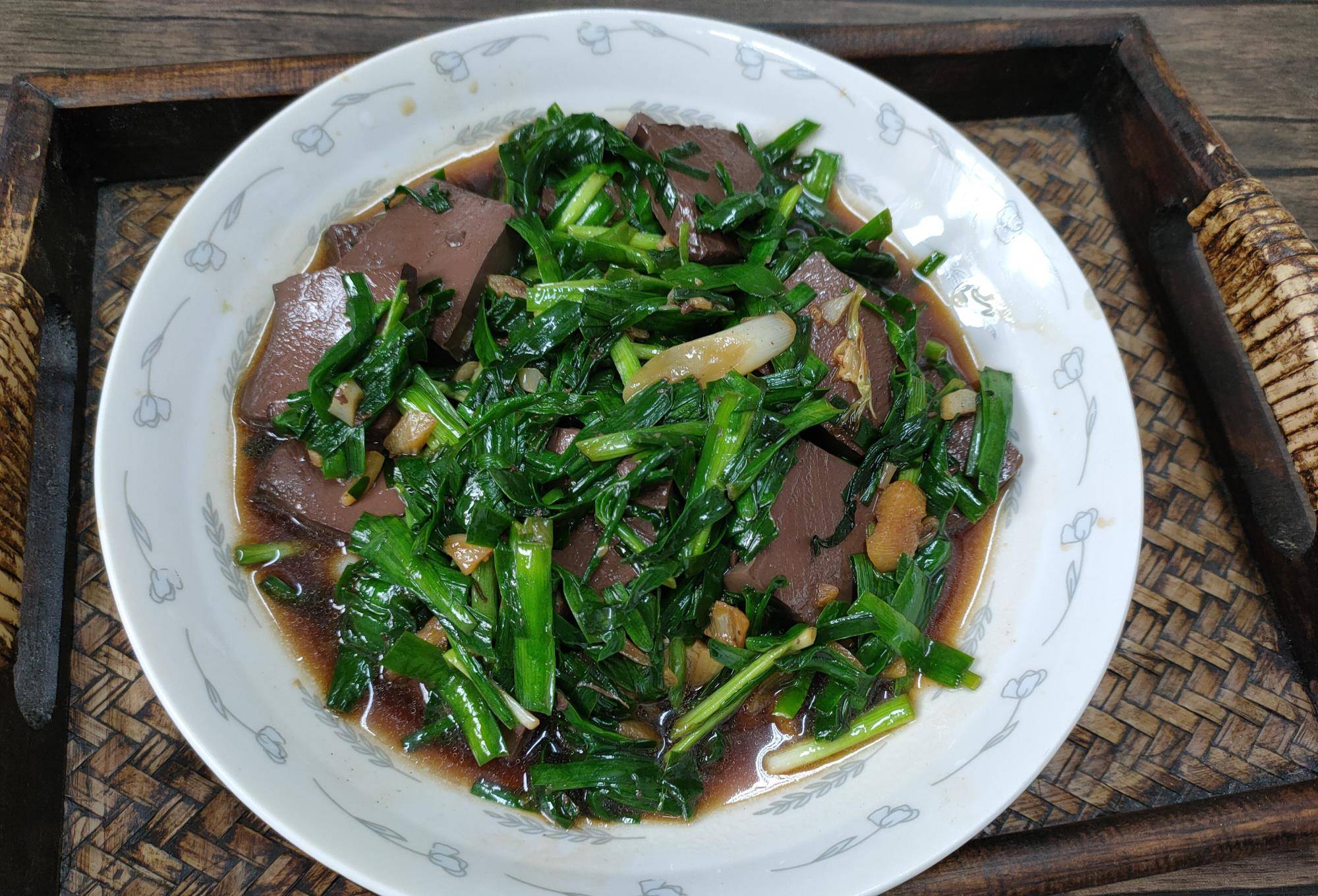 炒什么菜减肥的 b2dca236c8f348f5be9d9100f7b252b2.jpeg