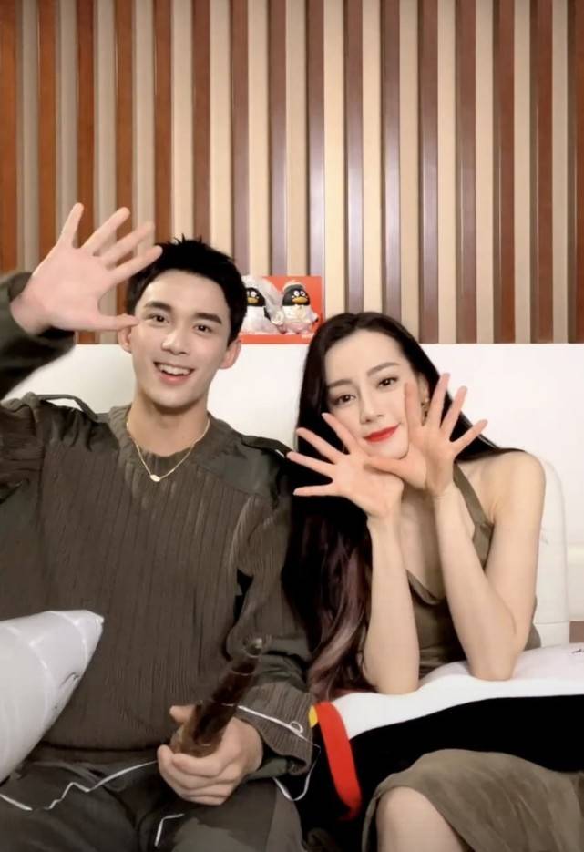 原创热巴吴磊直播cp感不及司藤组合90花的生图状态却有点撩