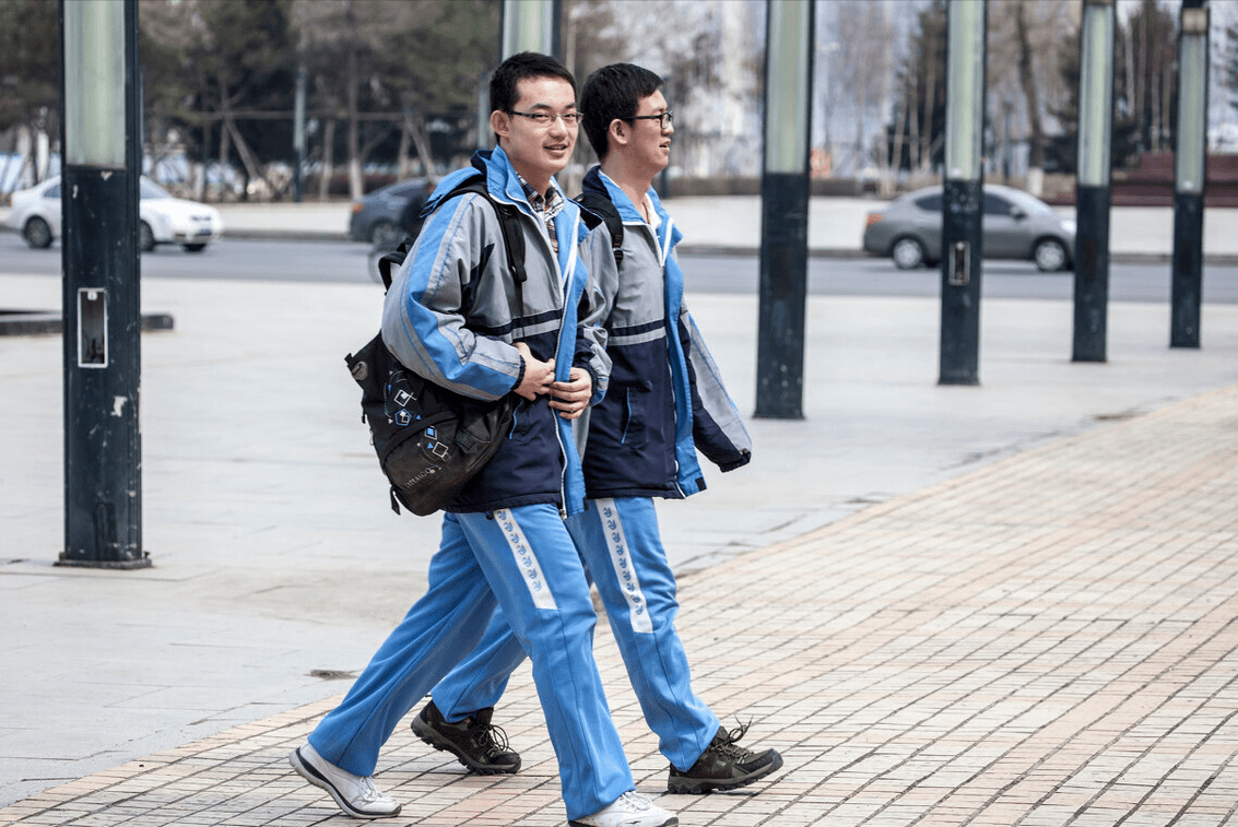 传媒校考应该怎么穿搭_中国传媒大学(2)