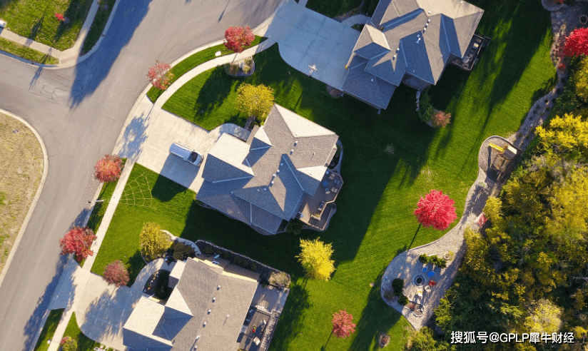 房产开发业务营收降33% 金融街扣非净利润降