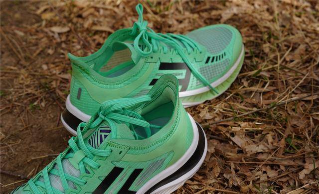 用什么可以除臭鞋子 26ad6dd61ce34dbca3aa85b5e4ecf5ec.jpeg