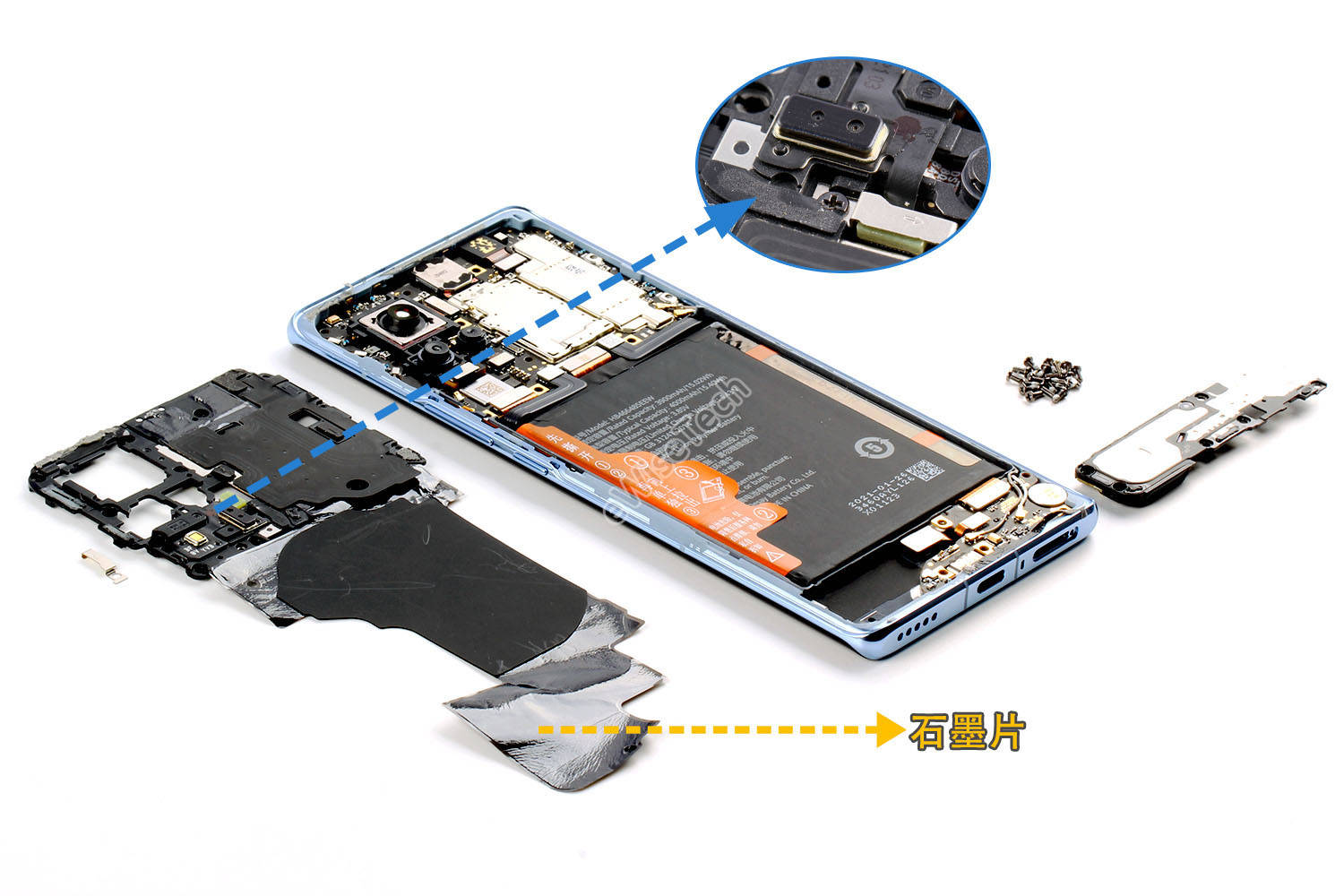 取下主板盖上的nfc线圈,闪光灯软板和麦克风板.