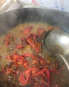 火锅底料配豆瓣酱炒出什么酱 98d43ebc5a4d433eb91625fdae300ccf.jpeg