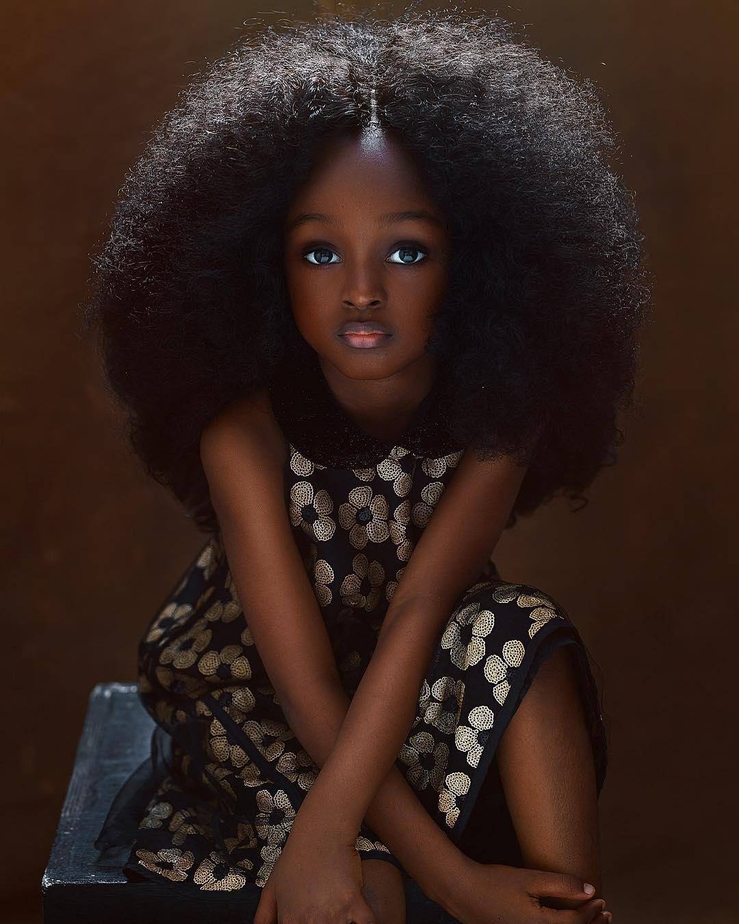 原创5岁黑人女孩靠眼睛走红自带超模气质有世界最美女孩称号
