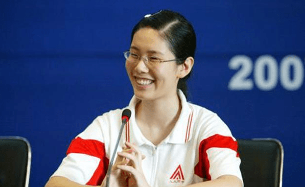 原创高考随性女状元考语文忘写名考英语睡过头最后分数惊人