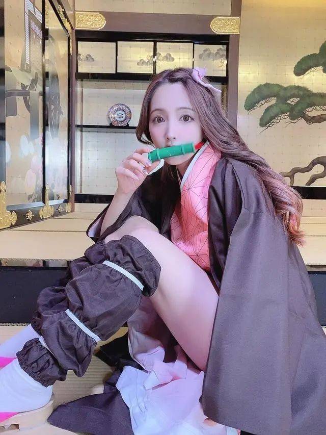 三上悠亞cosplay鬼滅之刃禰豆子我想當那個竹筒