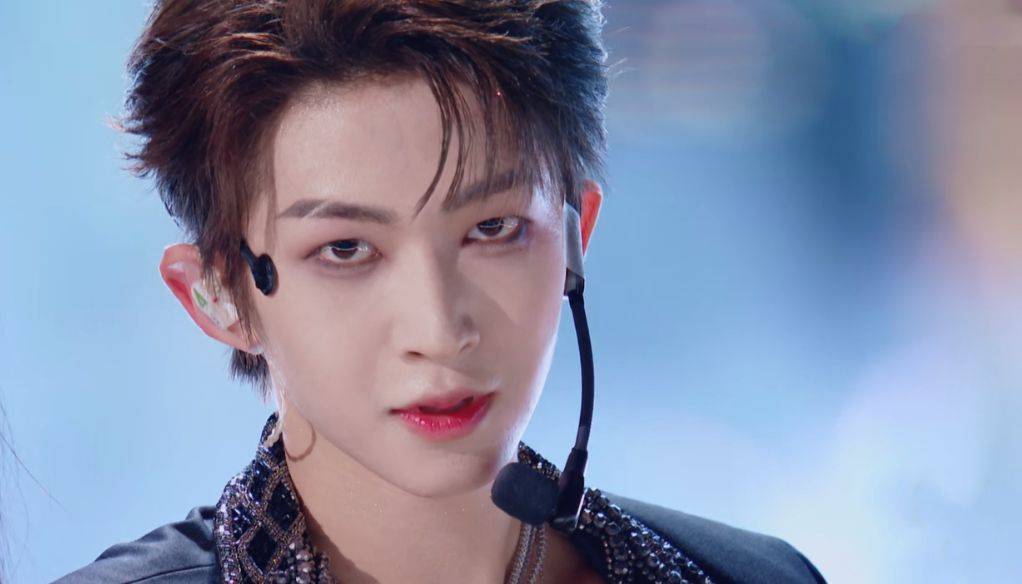 刘宇跳男团舞暴露短板 气场被孟美岐碾压 票数垫底并不意外_张欣尧