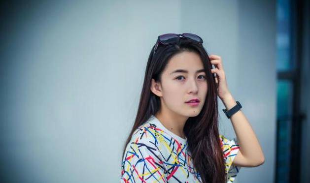 多少岁才算是中年女人 ecd287e8ba274ec58b49ca85659f473e.jpeg