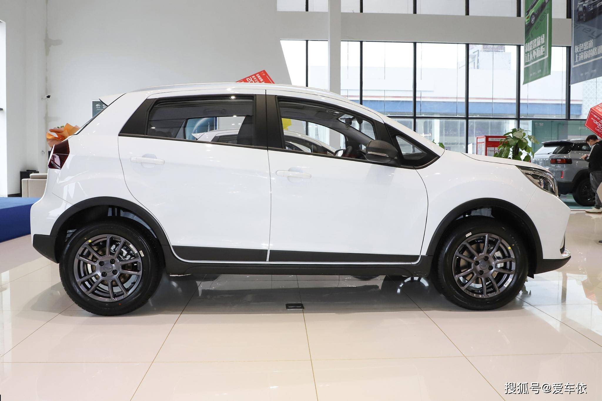 2021款吉利远景x3pro入门suv加强版全面升级