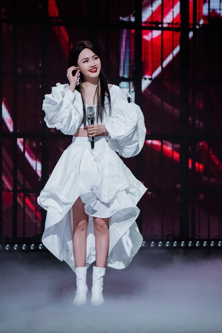 陈梓童成功晋级姐姐2总决赛一曲达尔文获本季最高分