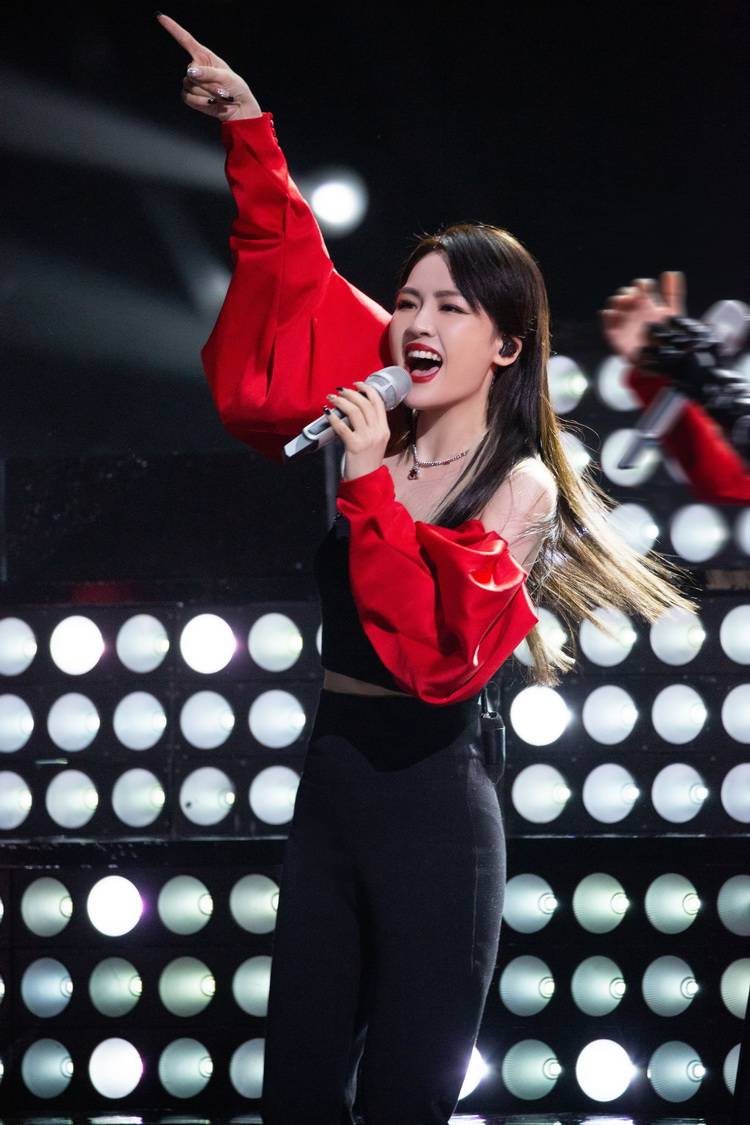 陈梓童成功晋级姐姐2总决赛一曲达尔文获本季最高分