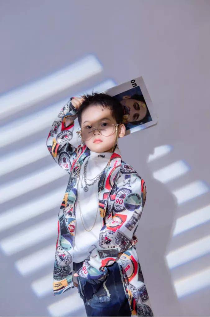 男孩子也可以是贴心小棉袄2021中国好猫步南充赛区形象大使李子涵