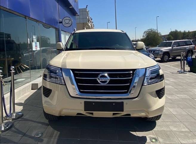 全新的沙漠版日产途乐,在外观方面采用了最新的时尚化车身颜色涂装,让