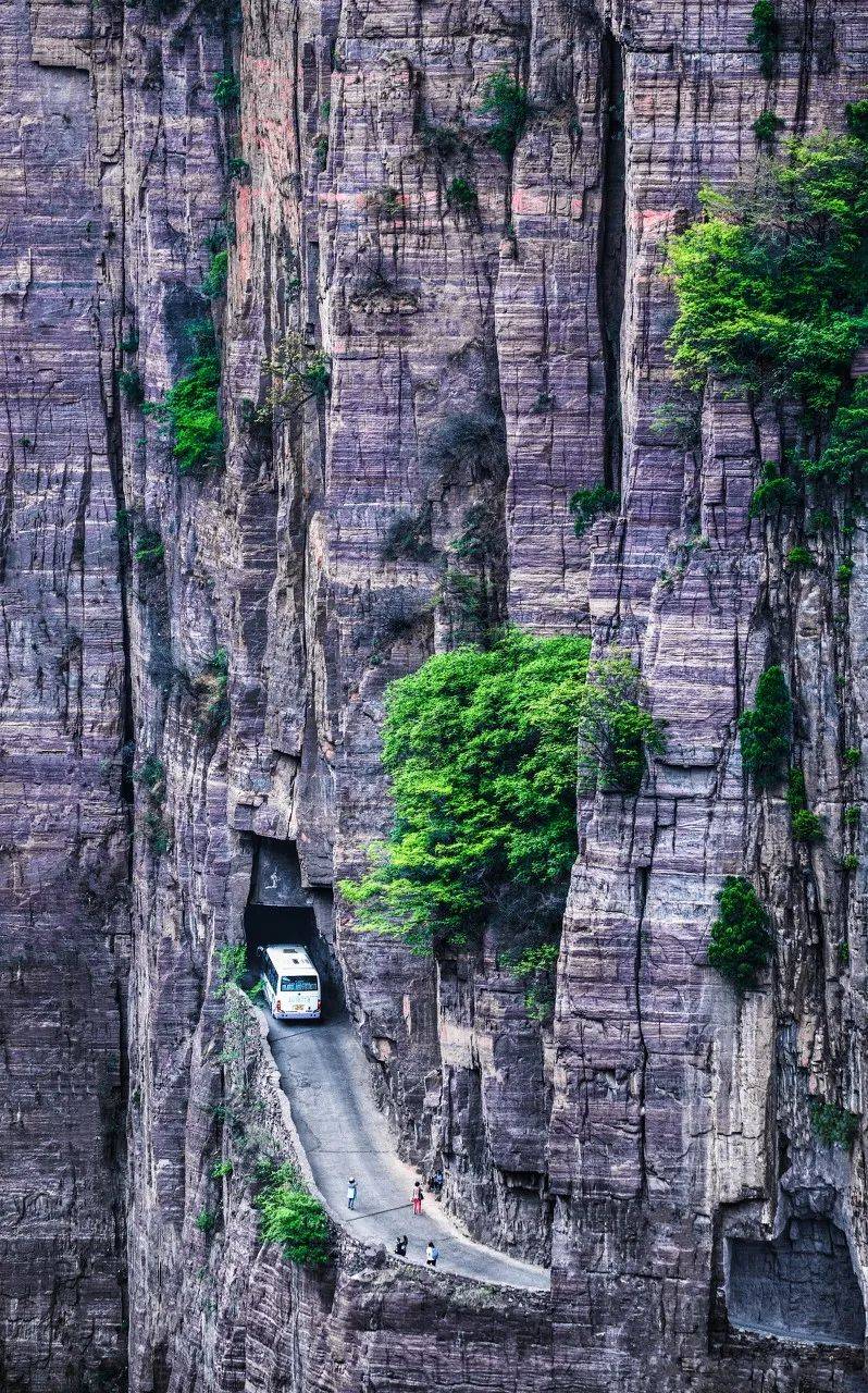 这个坐落在1700米悬崖上的地方，是中国最危险的村庄，风景绝美！