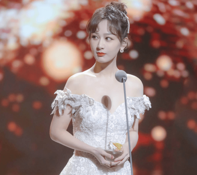 怎么拥有直角肩天鹅颈 f1abfe2f81d5438aa7bdd0109a17a3f5.png