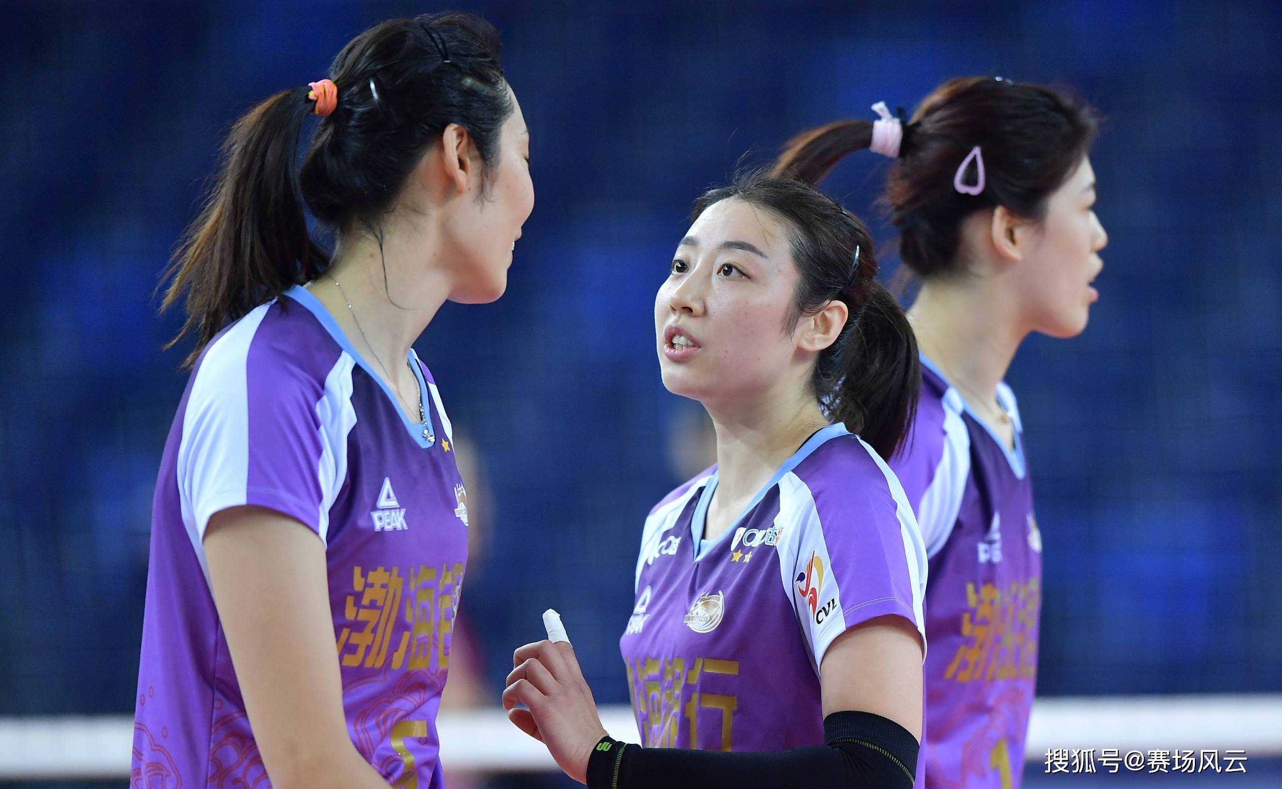 中国女排队员的平均身高世界第一,姚迪之所以打不好国家队的比赛,传球