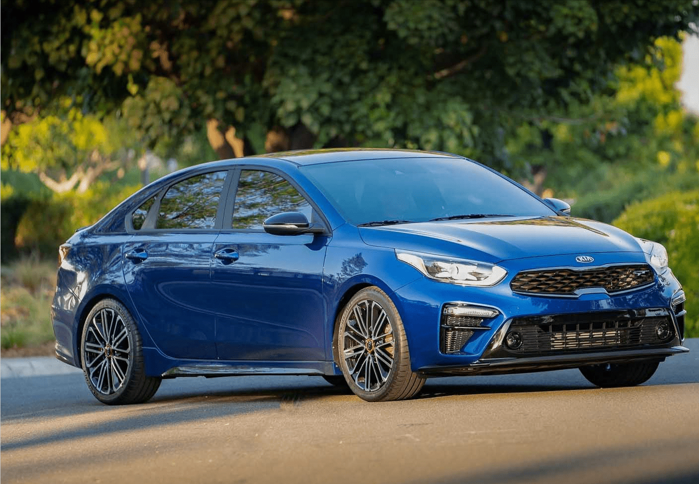 2021起亚k3小改款现身化身迷你版k5