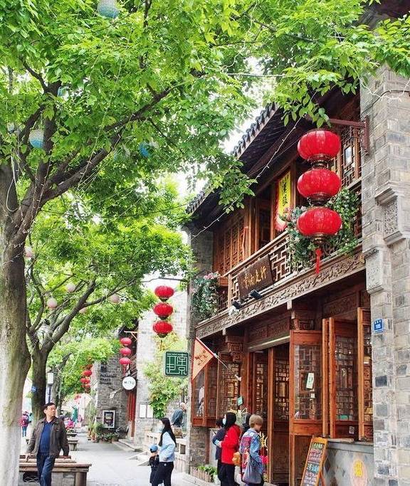 一条藏在秦淮河边的美丽老街，比丽江安静，也没有宽窄巷子商业化