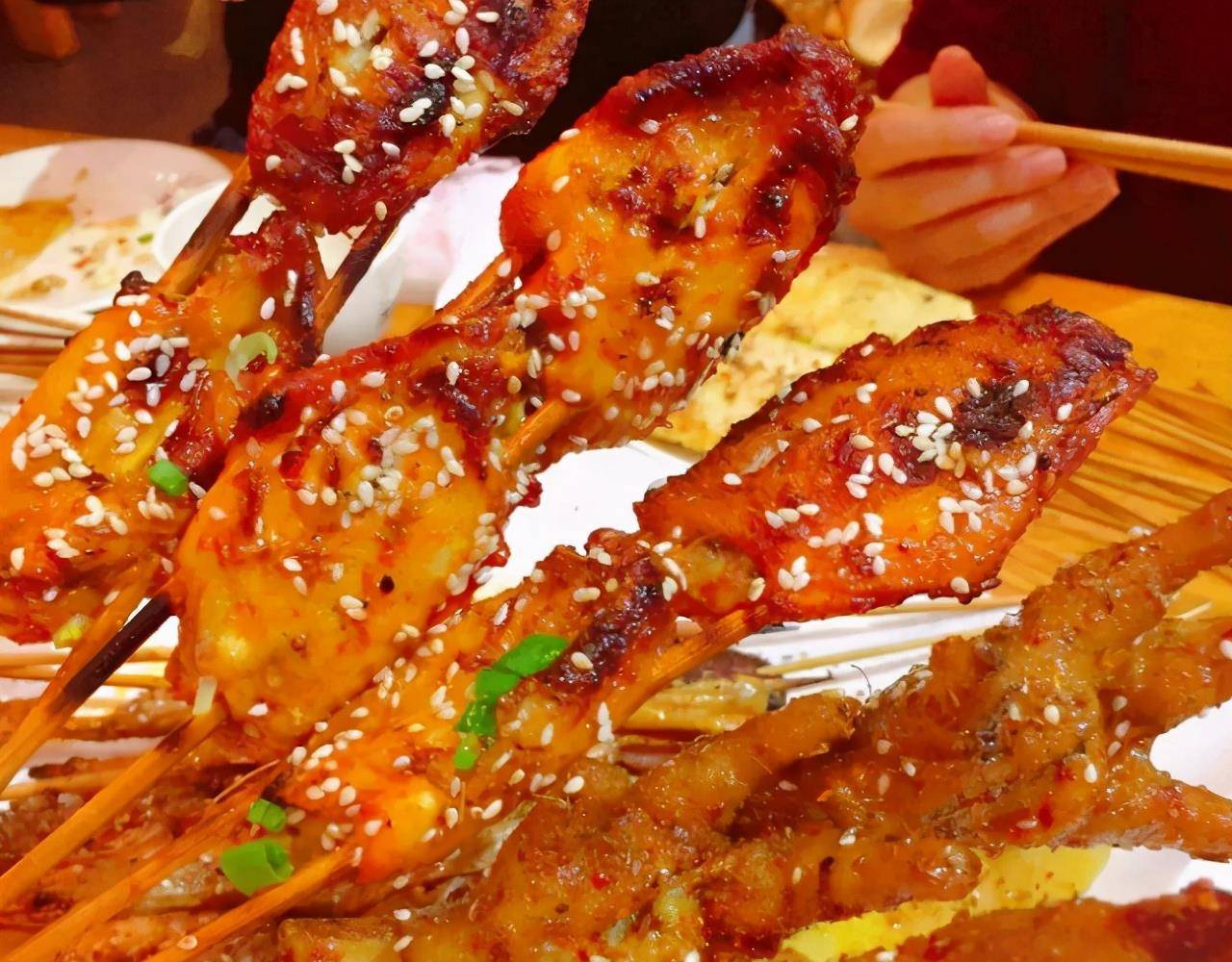 东北人请吃烧烤,只要点了这4样,那就是拿你当"贵宾"伺候了!_大蒜